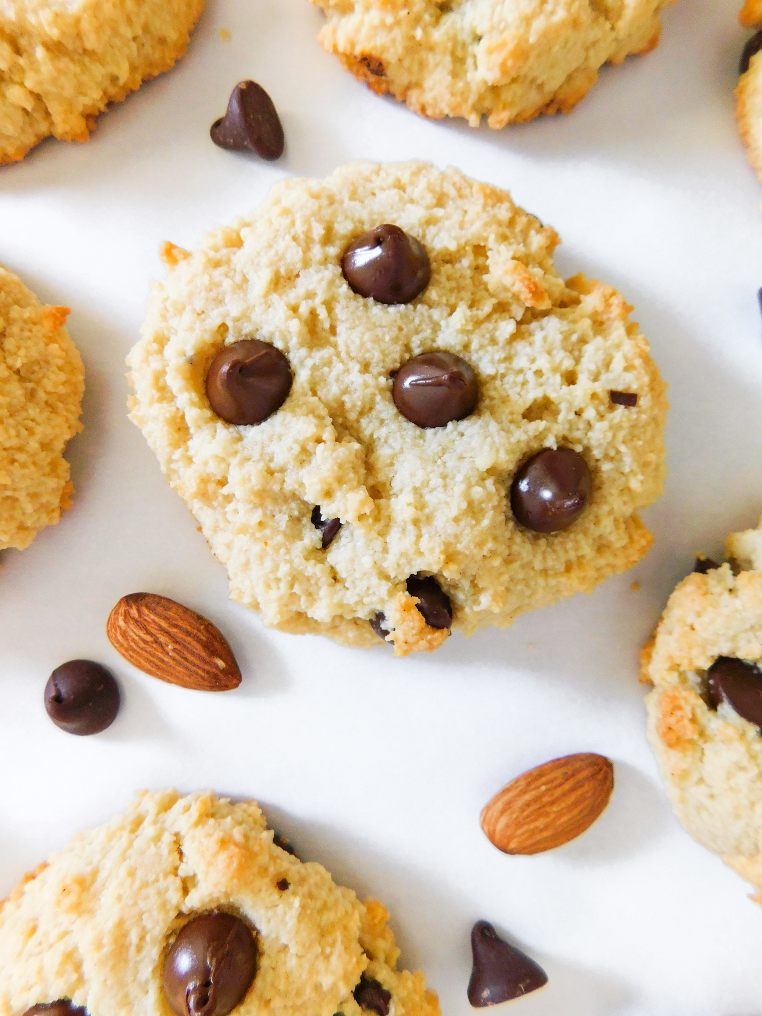 Gluten-Free Almond Flour Chocolate Chip Cookies - Supermom Eats