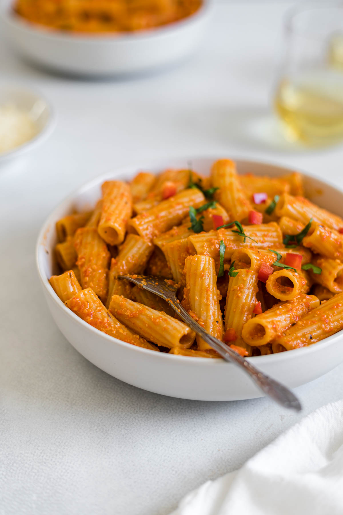 Creamy Roasted Red Pepper Rigatoni - Supermom Eats